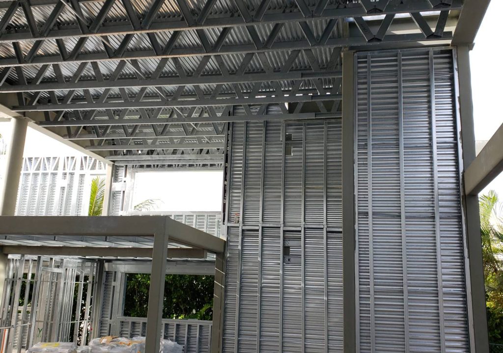 Steel barndo frame in Florida