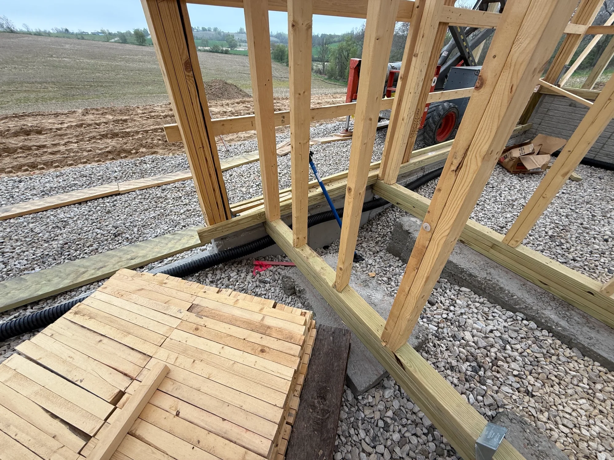 Large wood frame barndominium in Florida